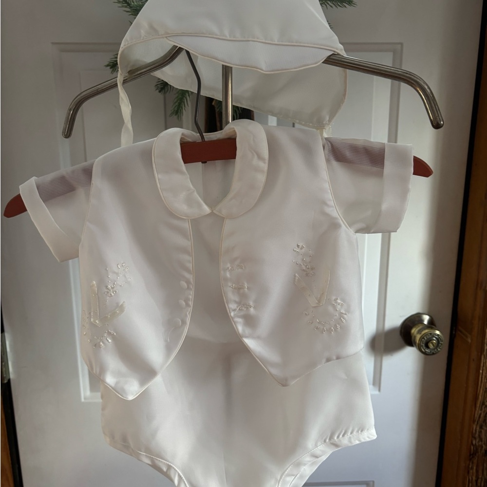Vintage 1960’s Elegant White Baby boy Christening outfit.